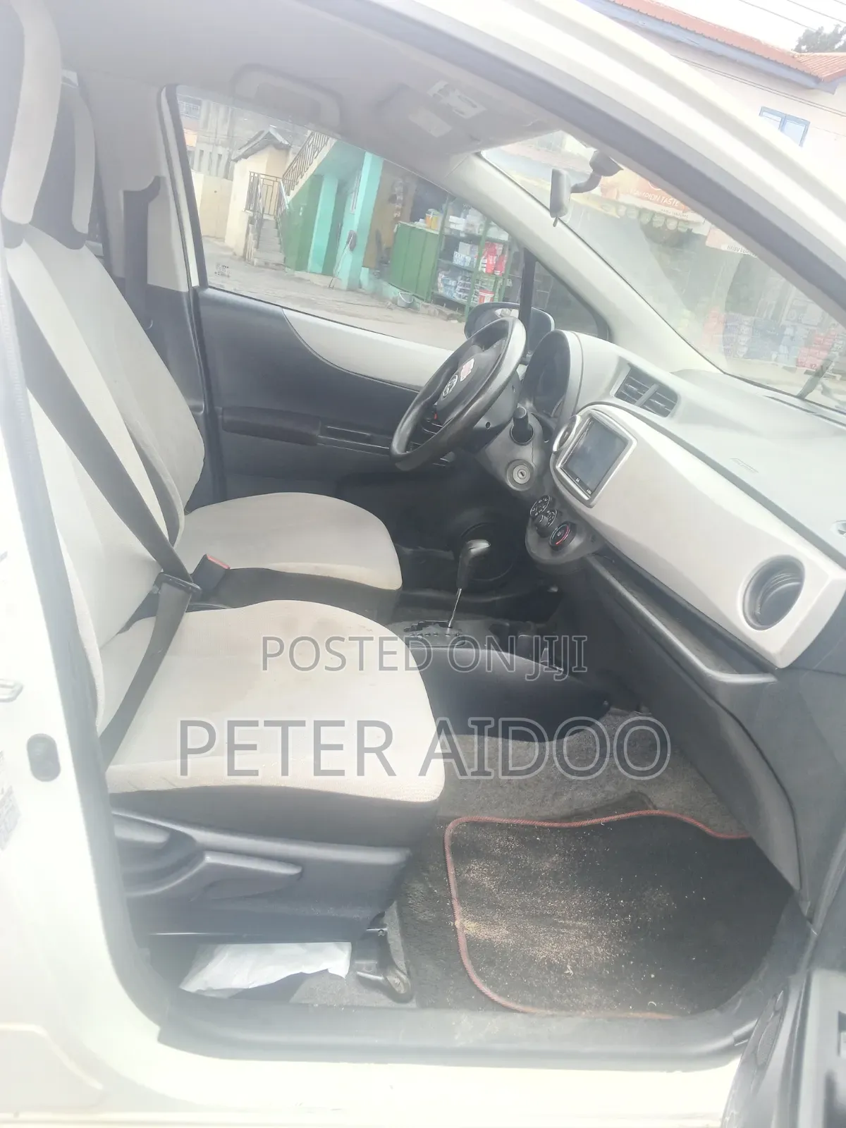 Toyota Vitz 2012 White