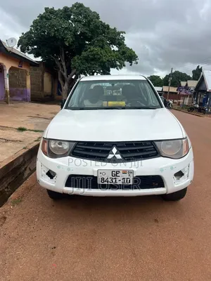 Mitsubishi L200 2010 White