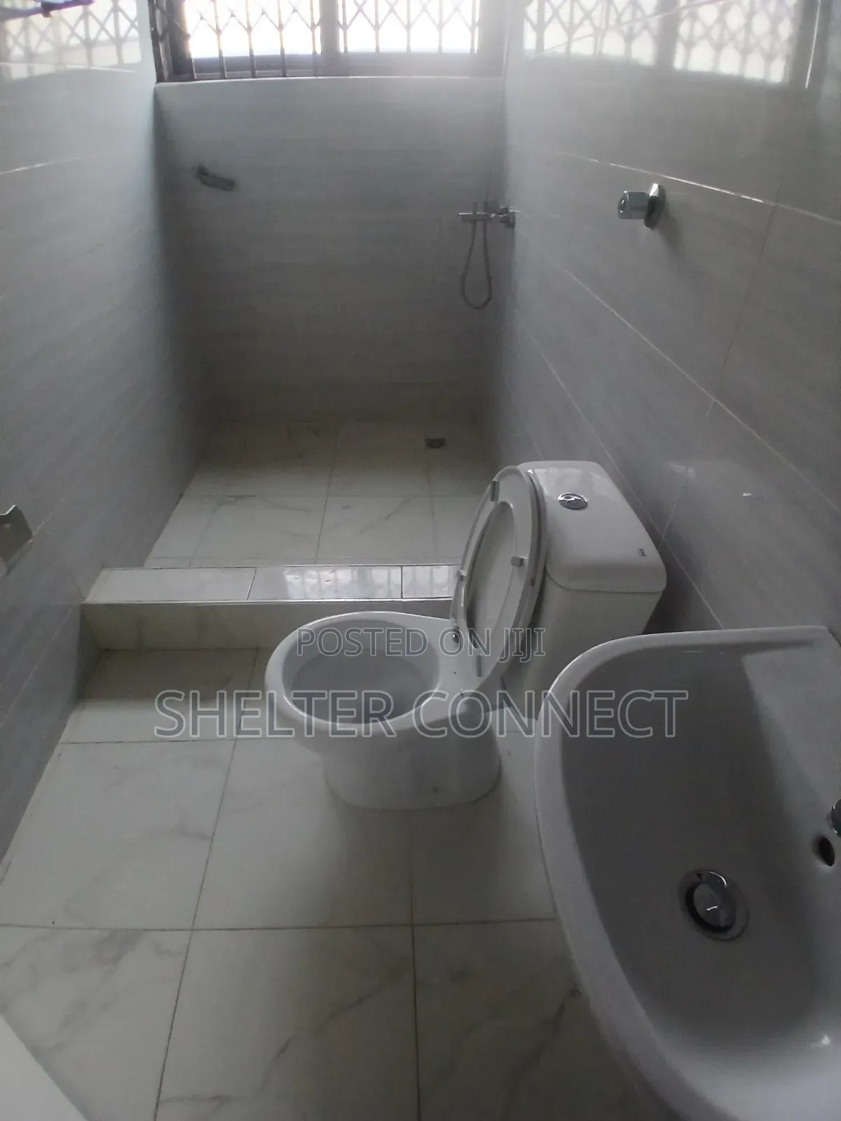3bdrm Duplex in Oyarifa for rent