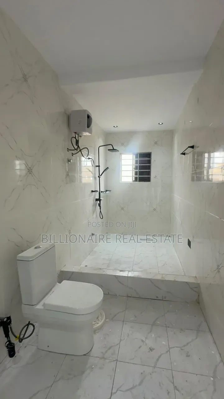 4bdrm Duplex in Parkoso, Kumasi Metropolitan for sale