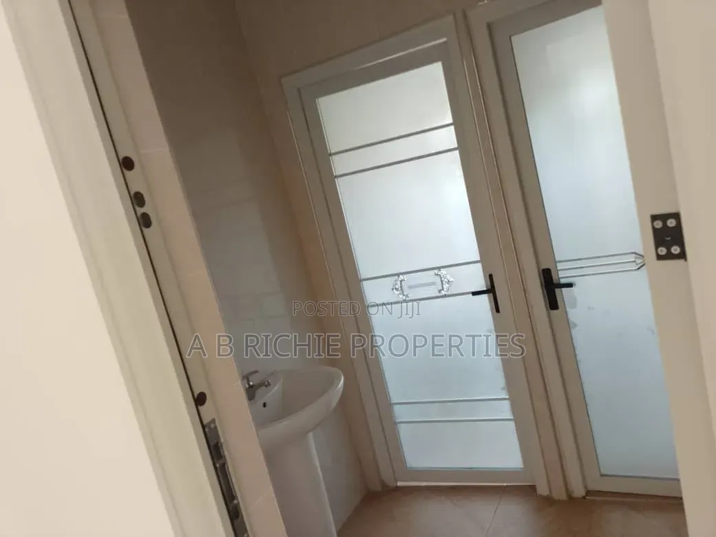3bdrm House in Ab Richie Properties, Tseaddo for rent