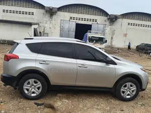 Toyota RAV4 LE 4dr SUV (2.5L 4cyl 6A) 2014 Silver