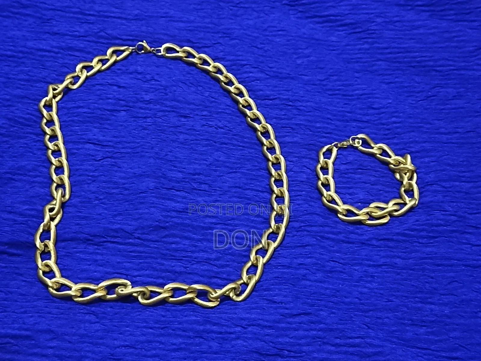 Gold Tone Necklace With Bracelet