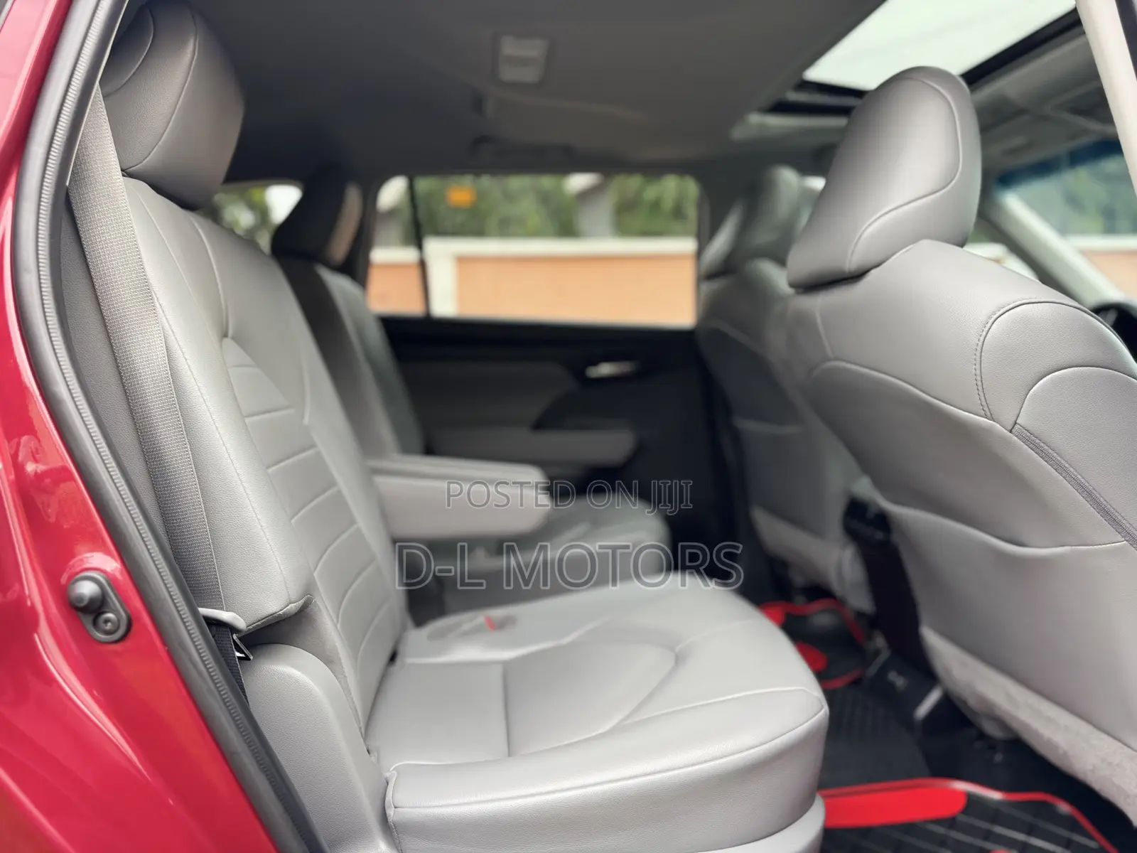 Toyota Highlander XLE 2022 Red