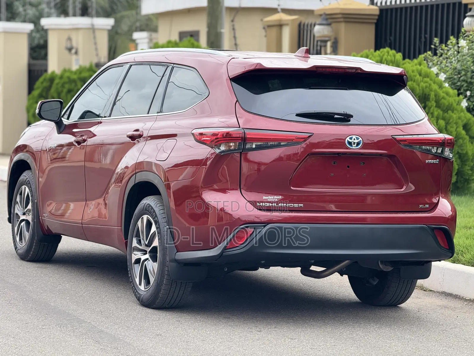Toyota Highlander XLE 2022 Red