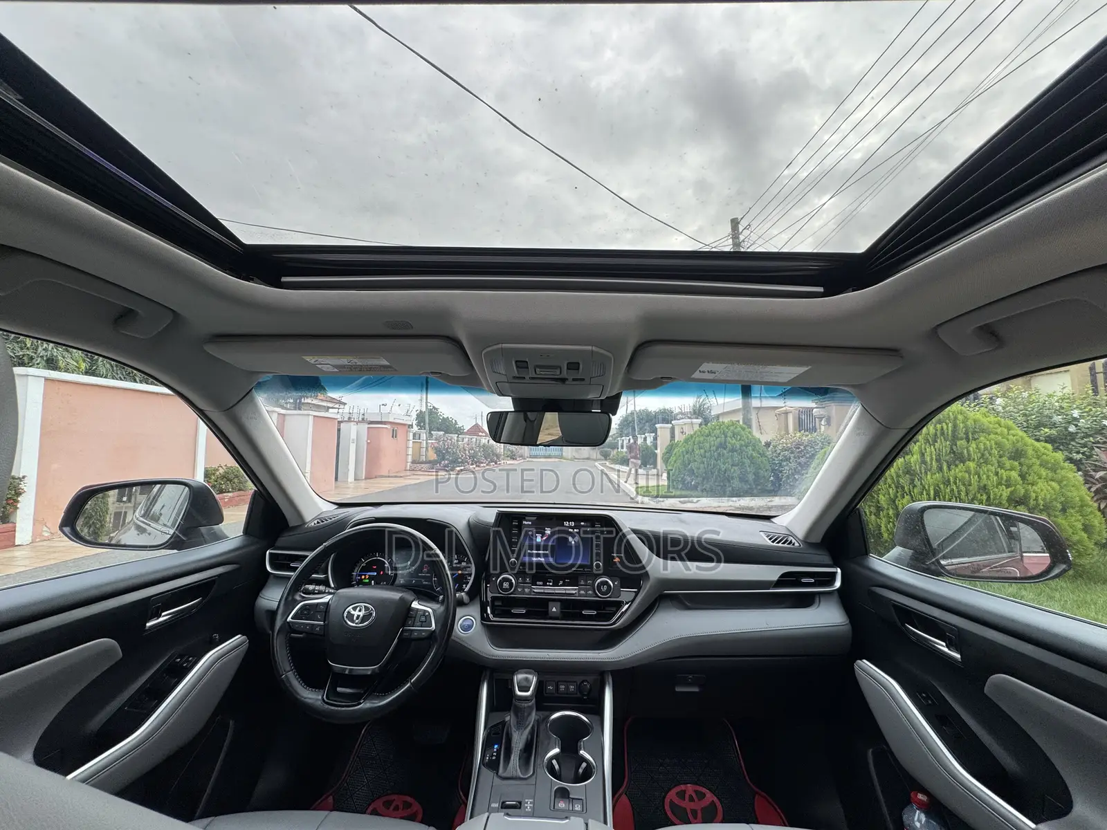 Toyota Highlander XLE 2022 Red