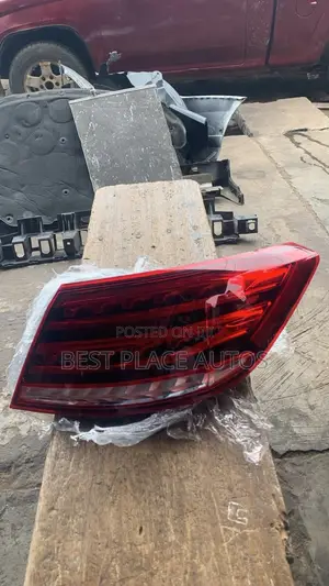 Mercedes Benz E350 Taillight