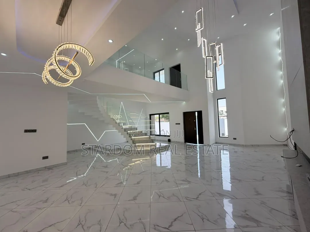 4bdrm Duplex in Ashaley Botwe, School Junction for sale