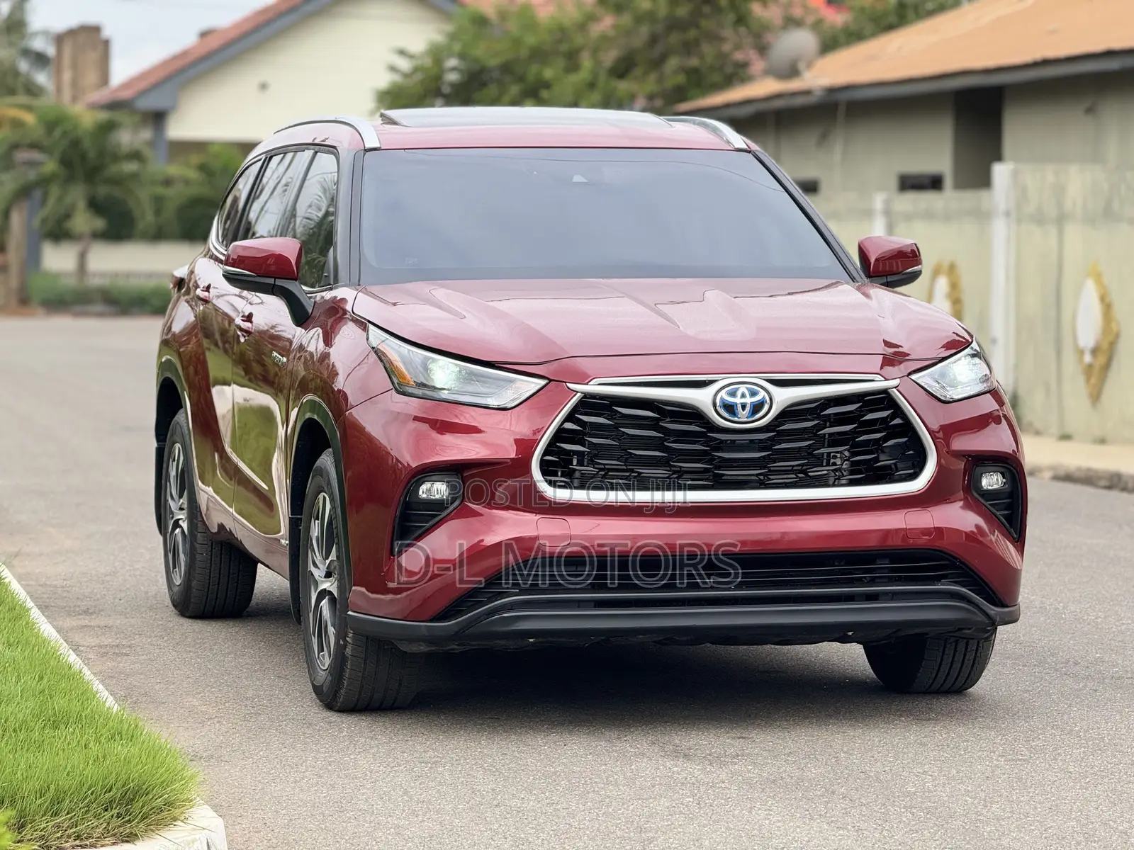 Toyota Highlander XLE 2022 Red