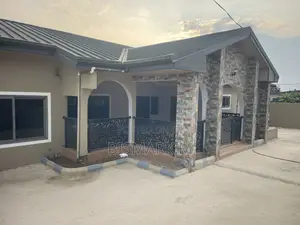 4bdrm House in Botwe School for rent