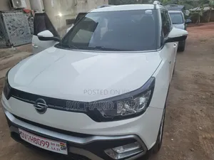 SsangYong Tivoli 2017 White