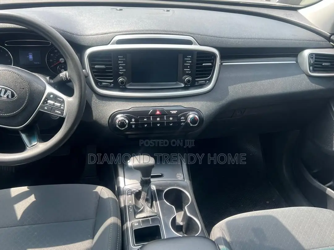 Kia Sorento 2.4L LX AWD 2019 Gray