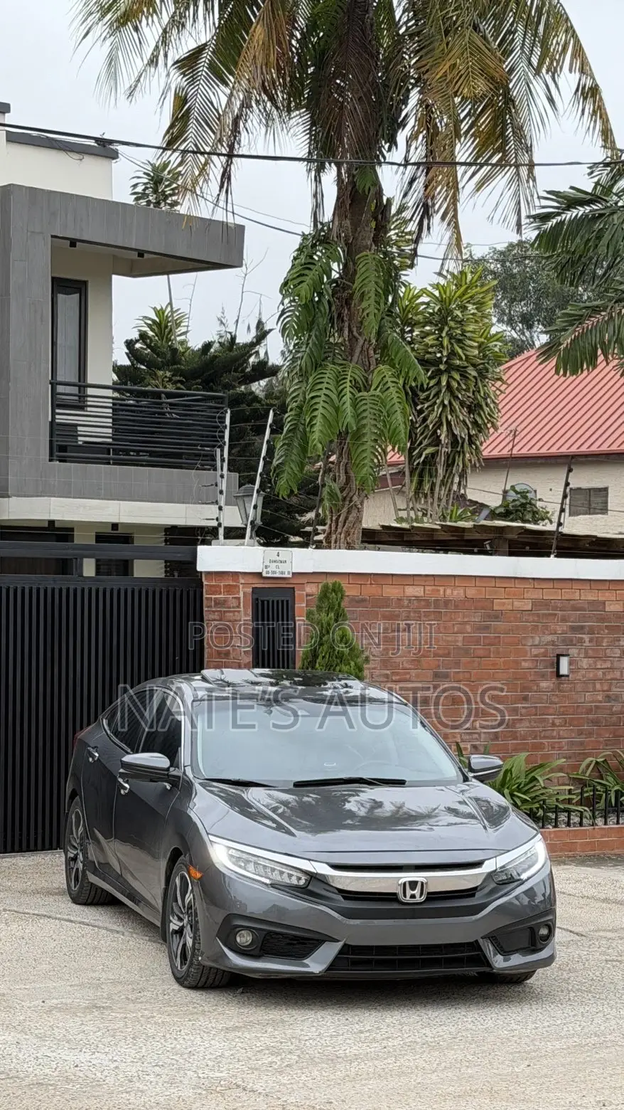 Honda Civic Touring 4dr Sedan (1.5L 4cyl) 2017 Gray