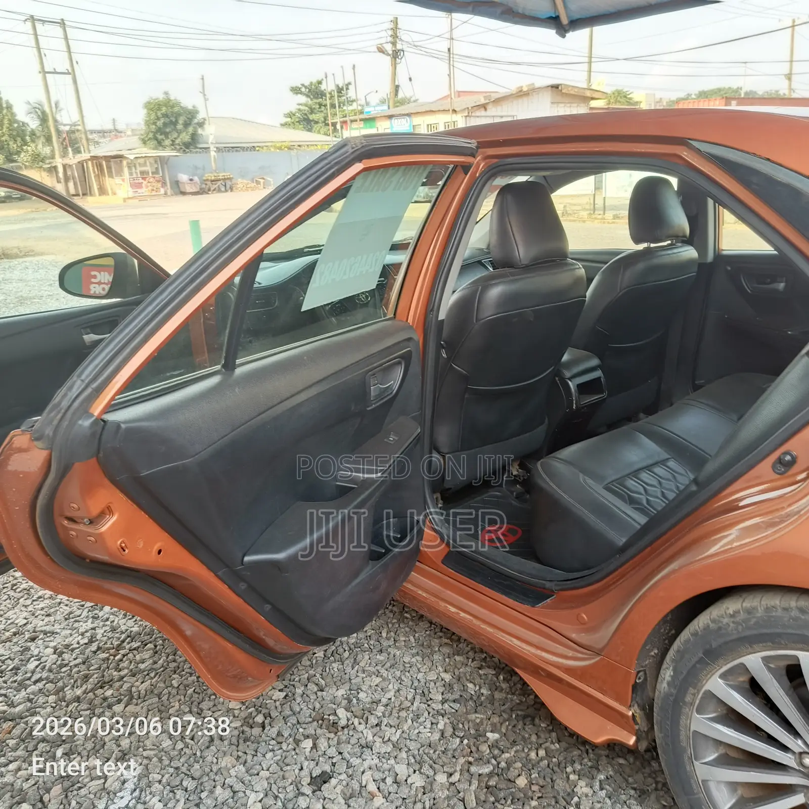 Toyota Camry L 4dr Sedan (2.5L 4cyl 6A) 2014 Gold