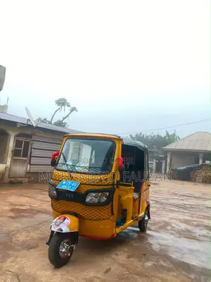 TVS King Deluxe Plus iTouch Start 2024 Yellow