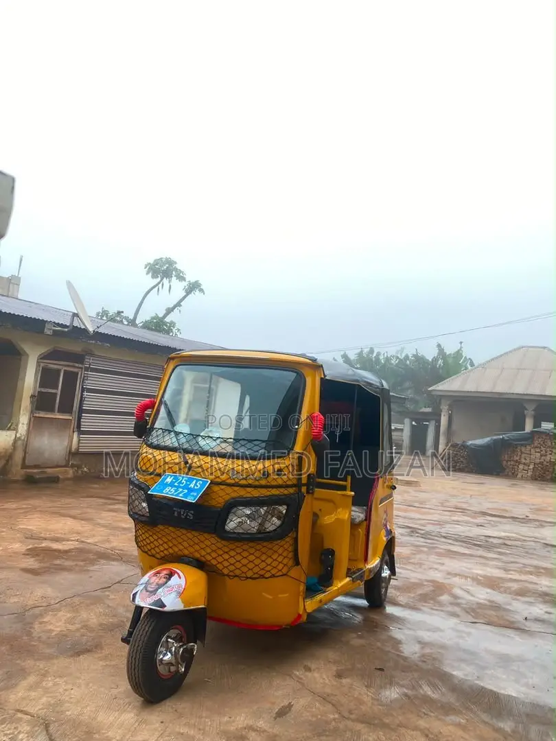 TVS King Deluxe Plus iTouch Start 2024 Yellow