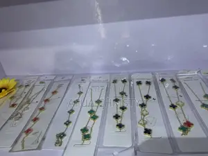 Trendy Ladies Fashion Jewelry Set - Brand New