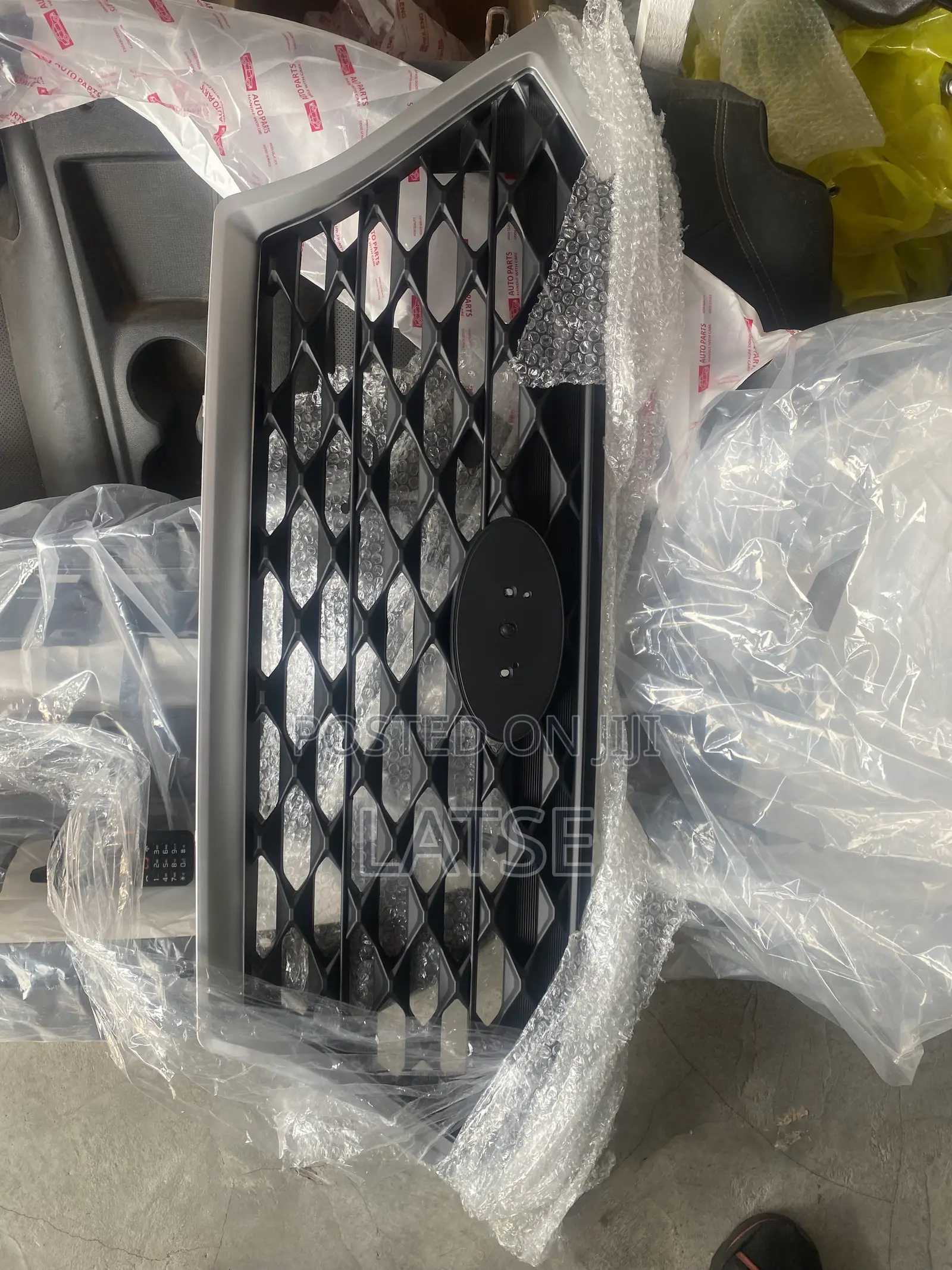 Hyundai Tucson 2019,2021,2022 Front Bumper Top Grille