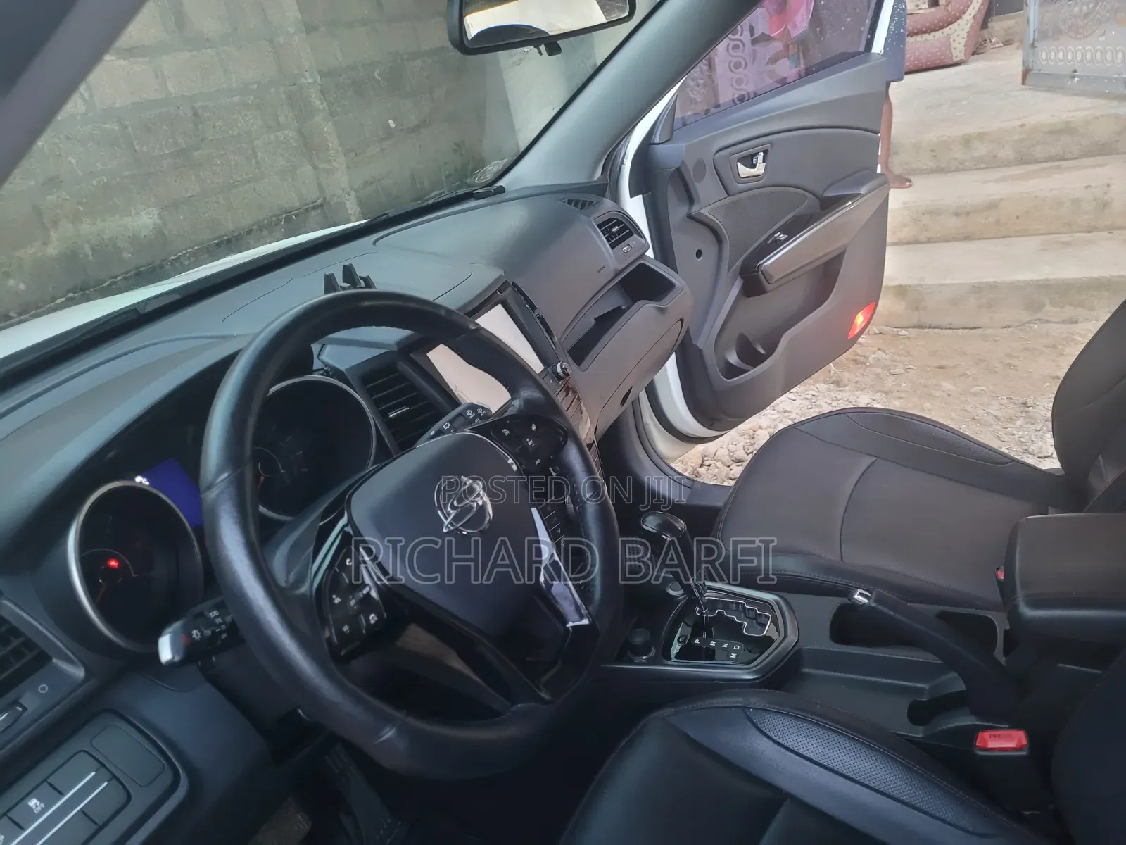 SsangYong Tivoli 2017 White