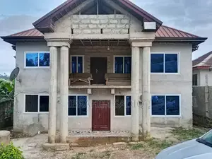 7bdrm Block of Flats in Cape Town, Tarkwa Nsuaem for sale