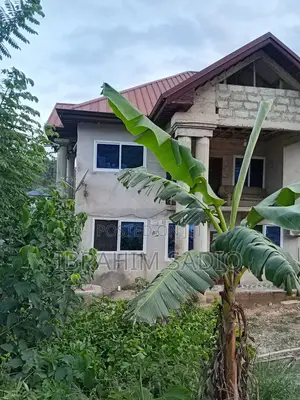 7bdrm Block of Flats in Cape Town, Tarkwa Nsuaem for sale