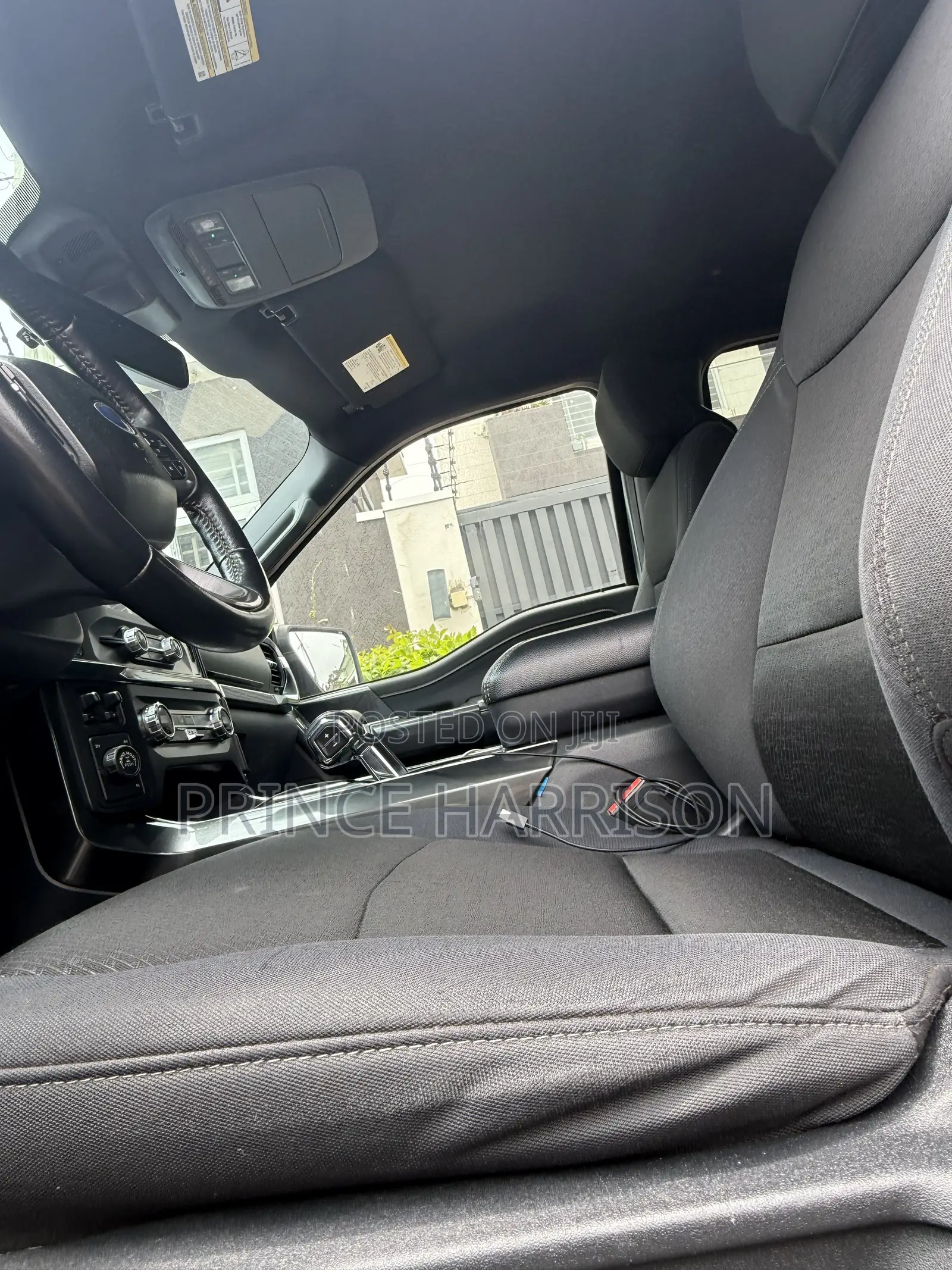 Ford F-150 XLT 2022 Silver