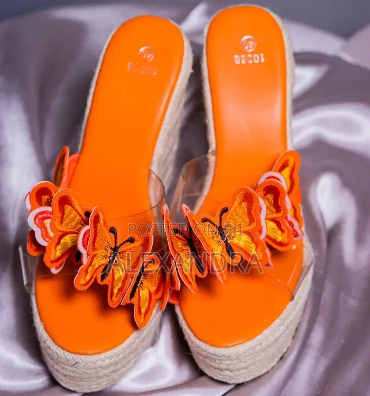 Trendy Butterfly Wedge