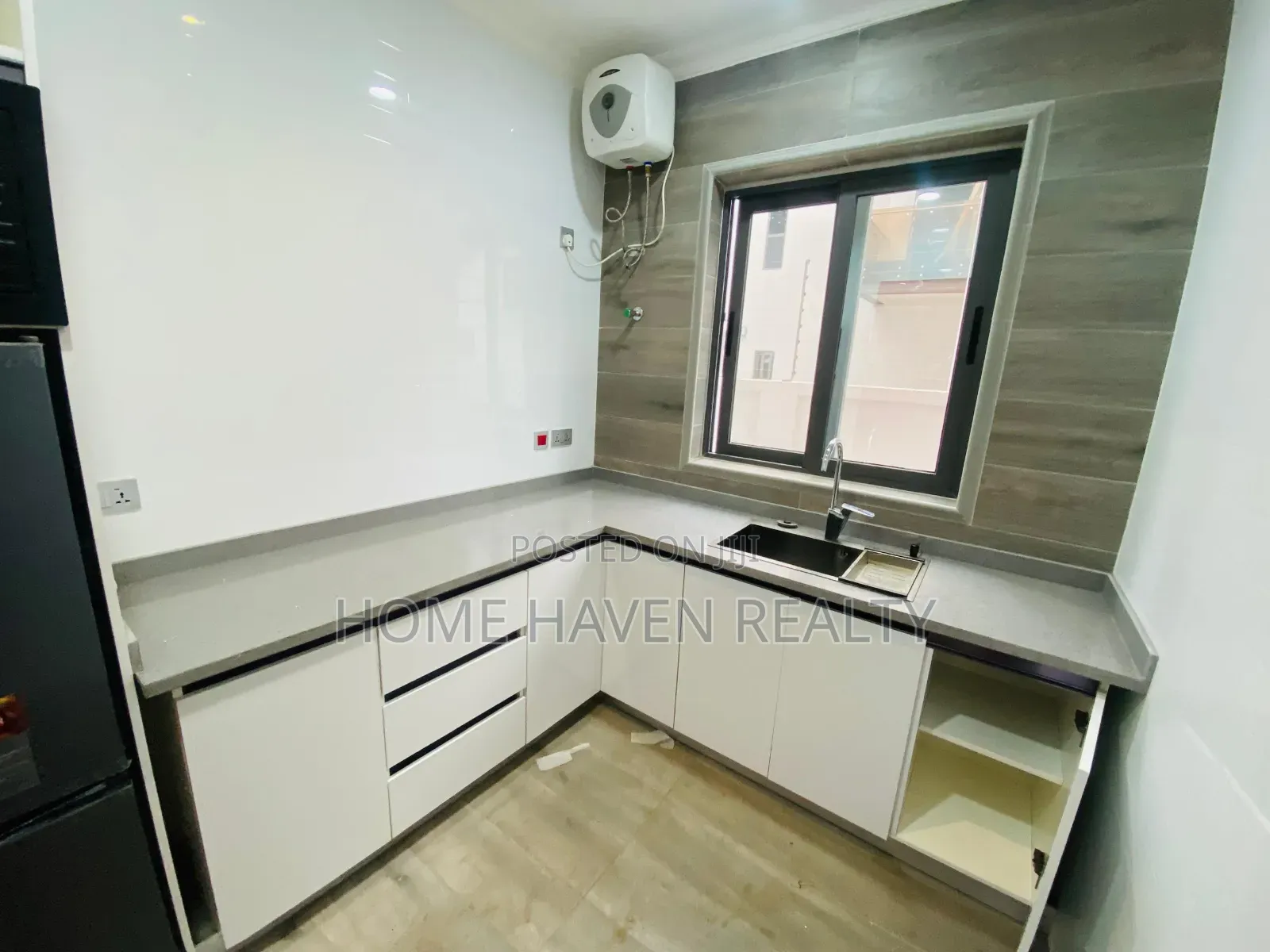 100 Square Meter Office Space for Rent at Dzorwulu