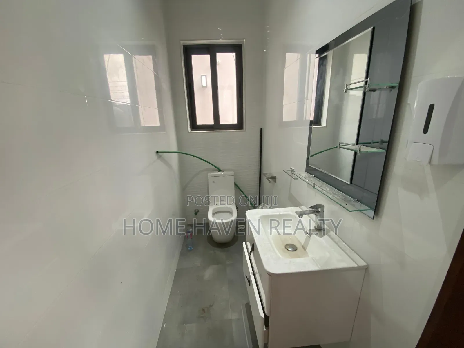 100 Square Meter Office Space for Rent at Dzorwulu