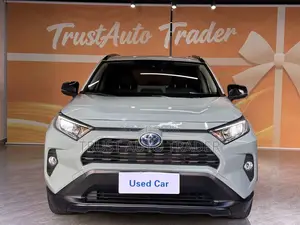 Toyota RAV4 Adventure AWD 2020 Green