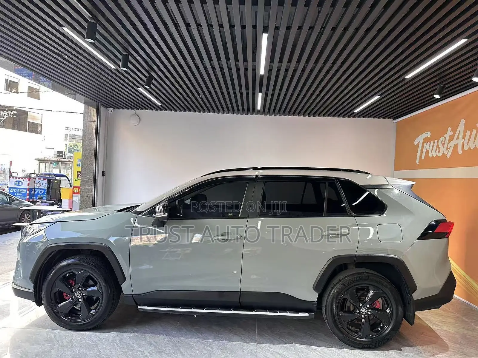 Toyota RAV4 Adventure AWD 2020 Green