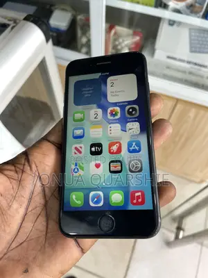 Apple iPhone SE (2020) 64 GB Black