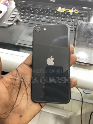 Apple iPhone SE (2020) 64 GB Black