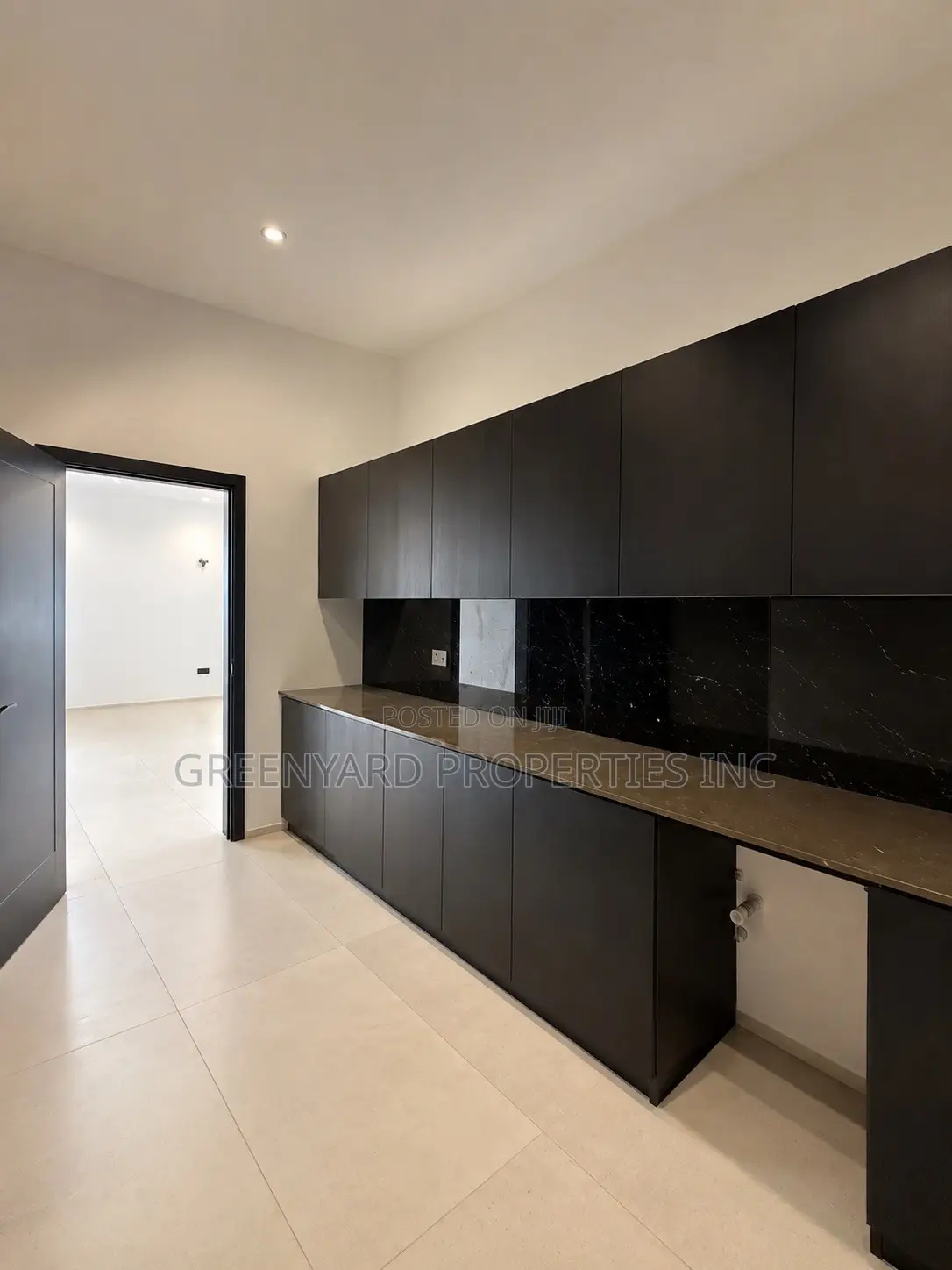 5bdrm House in American House, East Legon for rent