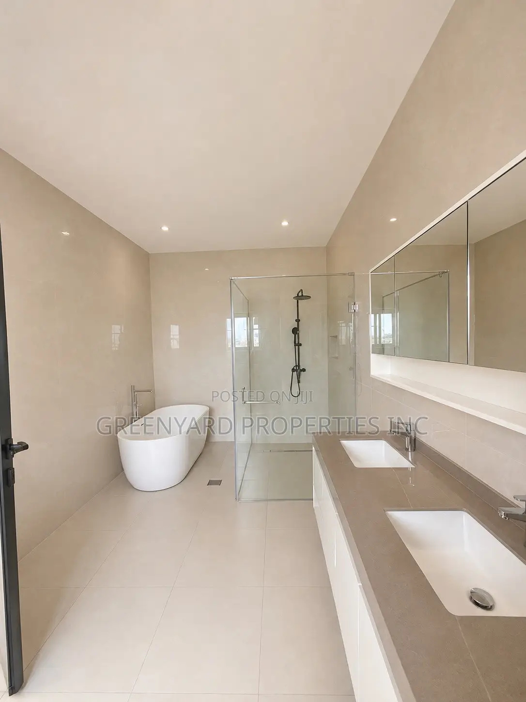 5bdrm House in American House, East Legon for rent