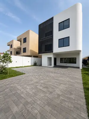 5bdrm House in American House, East Legon for rent