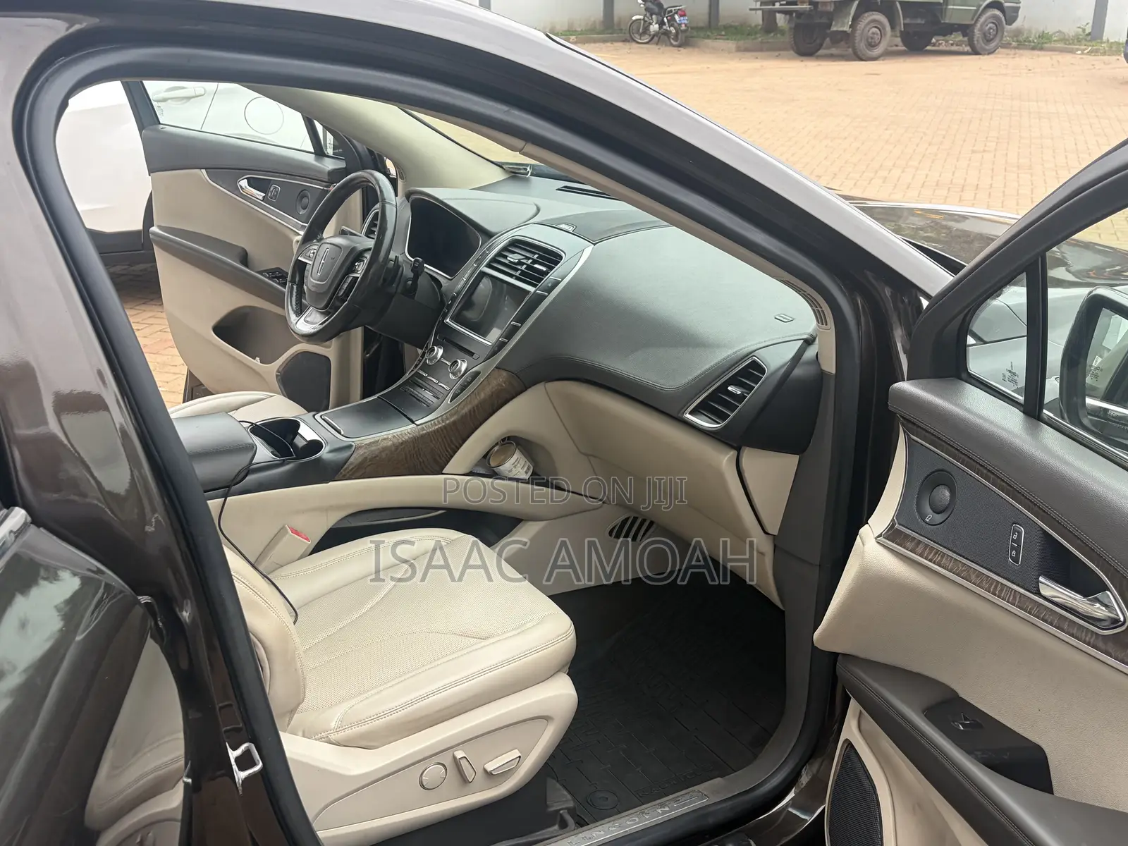 Lincoln Nautilus Reserve AWD 2019 Brown