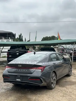 Hyundai Elantra SEL 2024 Gray
