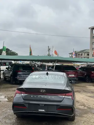 Hyundai Elantra SEL 2024 Gray