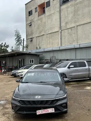 Hyundai Elantra SEL 2024 Gray