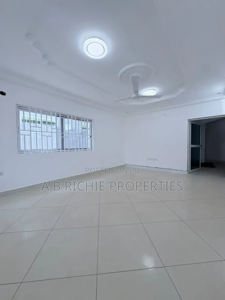 3bdrm House in Ab Richie Properties, Baatsona Total for rent