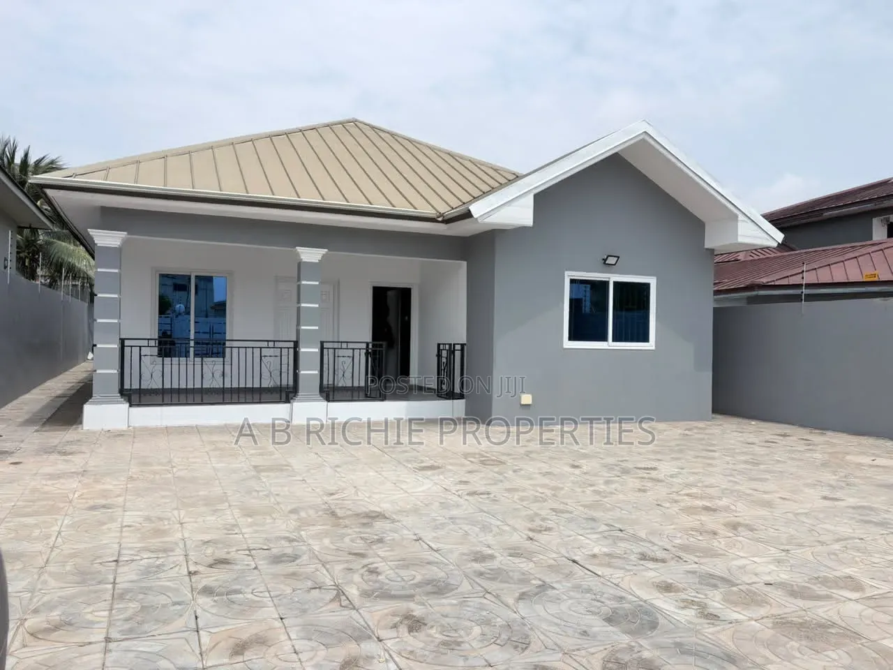 3bdrm House in Ab Richie Properties, Baatsona Total for rent