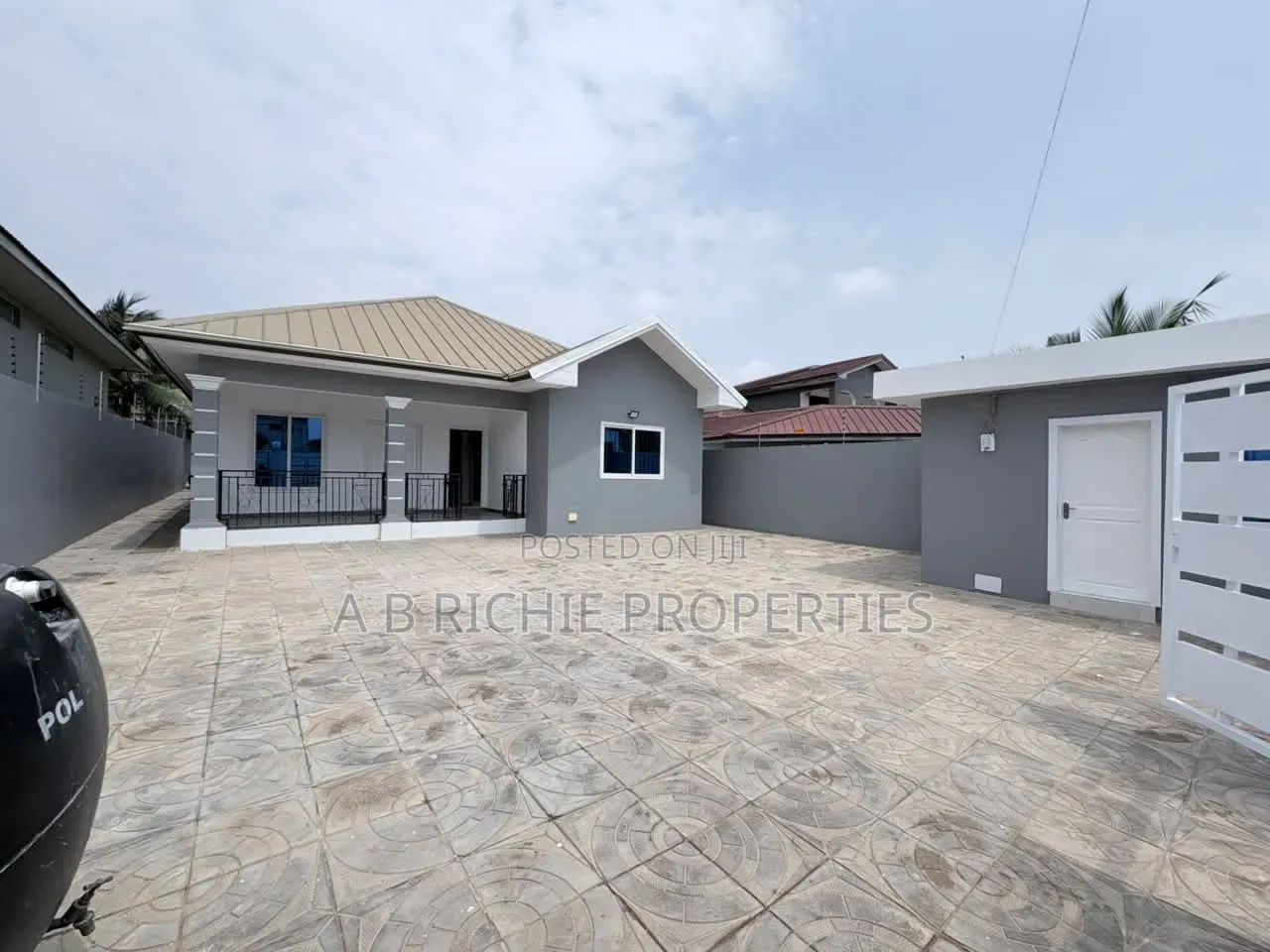 3bdrm House in Ab Richie Properties, Baatsona Total for rent