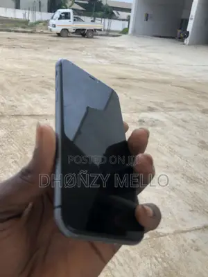 Apple iPhone 11 64 GB Black