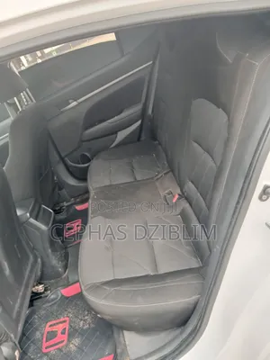 Hyundai Elantra 2018 White