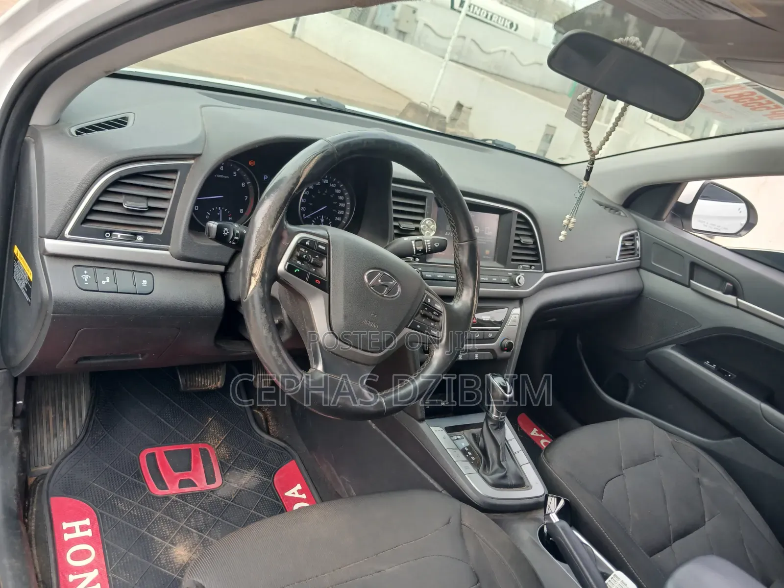 Hyundai Elantra 2018 White