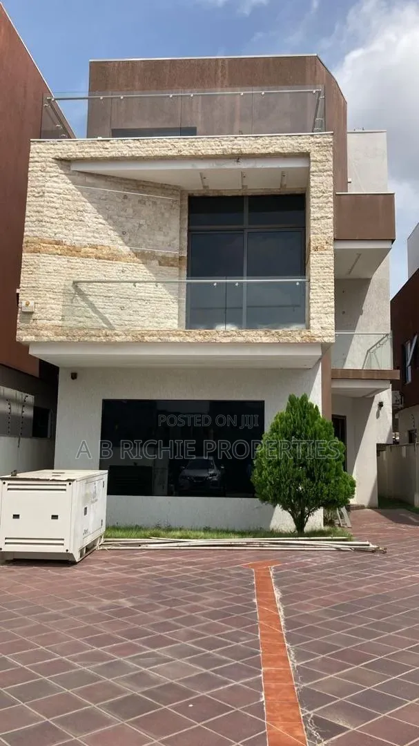 4bdrm Penthouse in Ab Richie Properties, American House for rent
