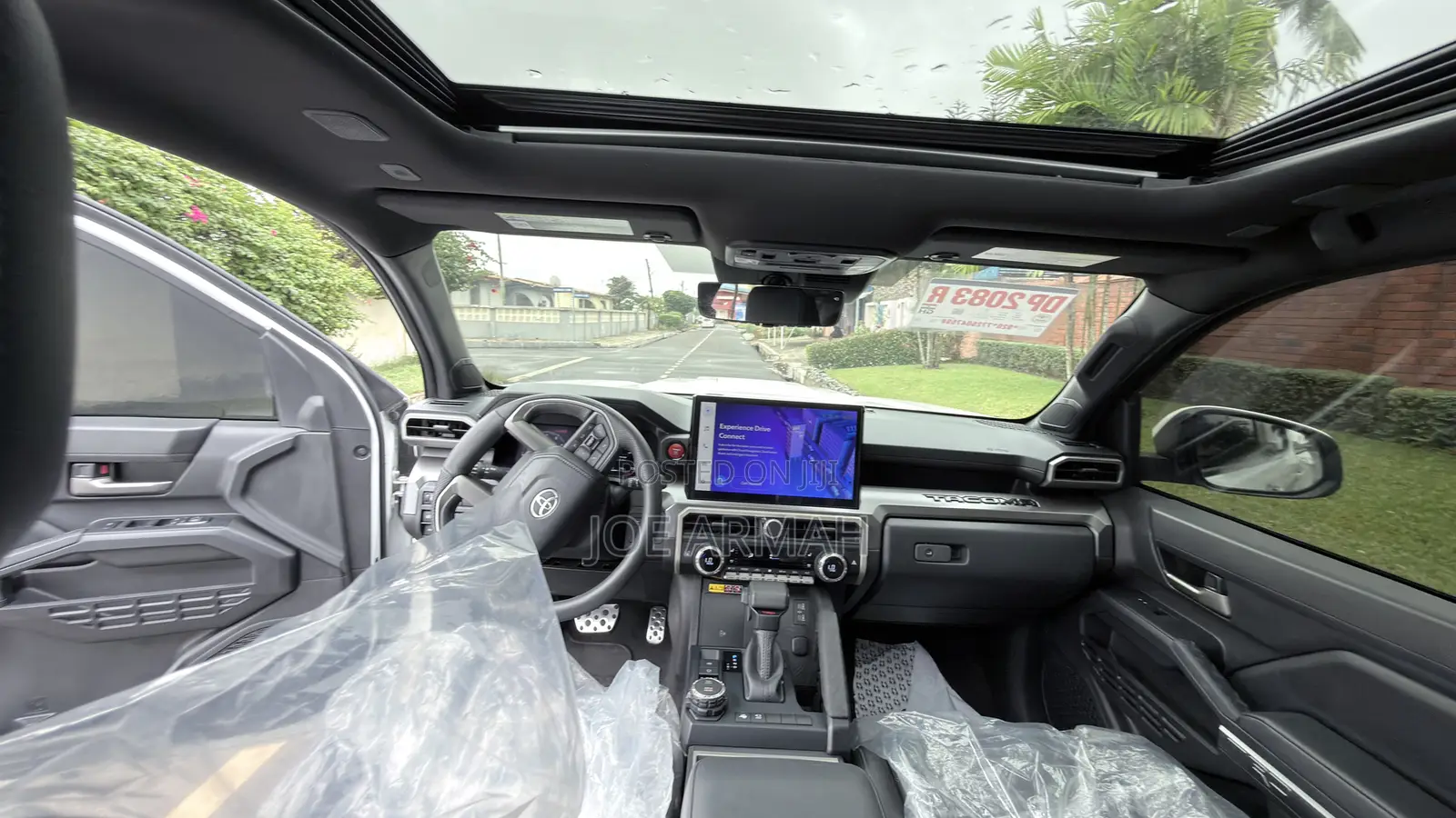 Toyota Tacoma 2024 White