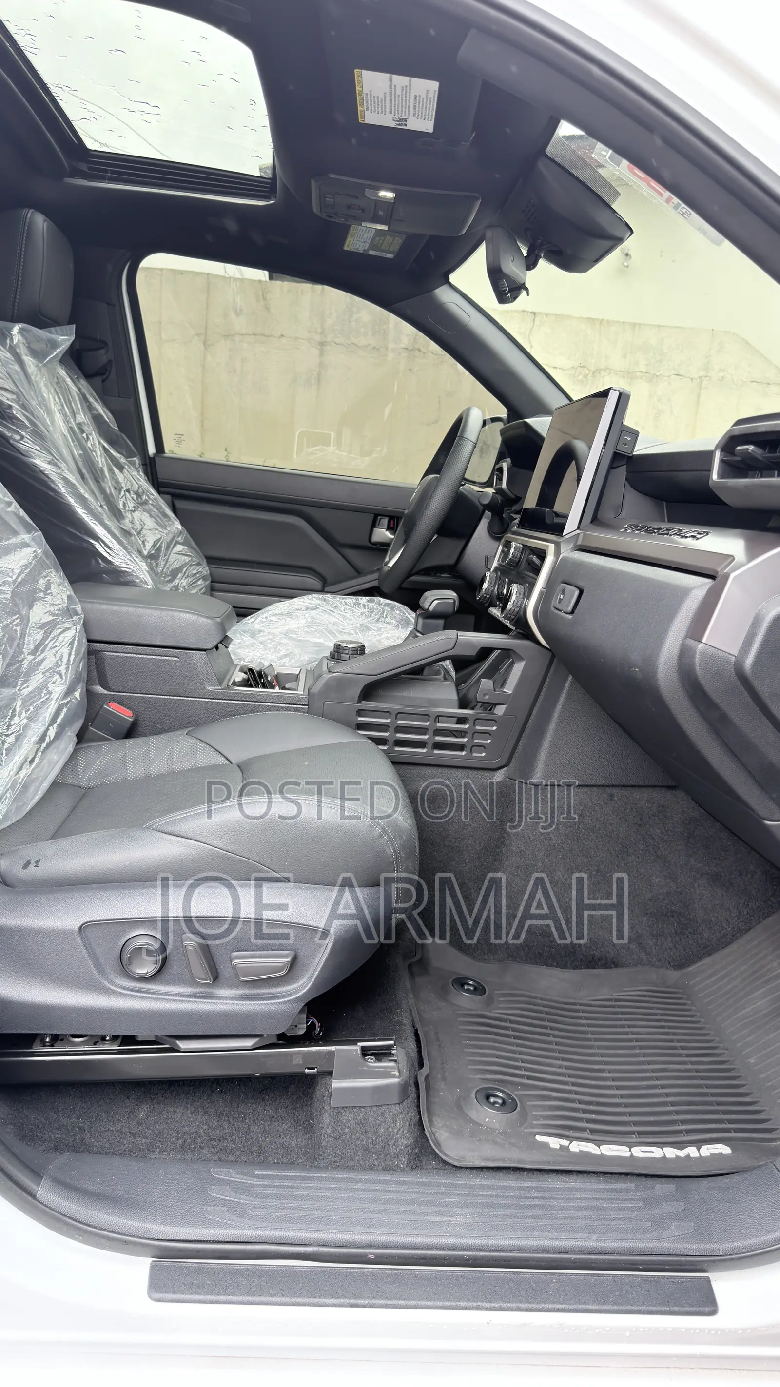 Toyota Tacoma 2024 White