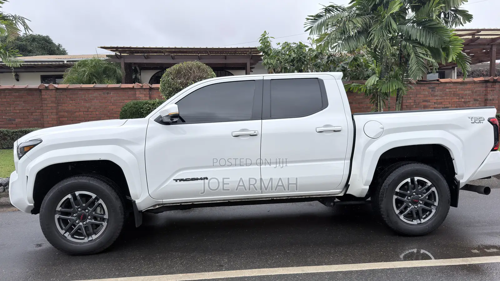 Toyota Tacoma 2024 White